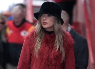 Taylor Swift drops $43K on date night look, while Travis Kelce channels holiday cheer Taylor Swift arrives to Arrowhead Stadium before a Kansas City Chiefs game